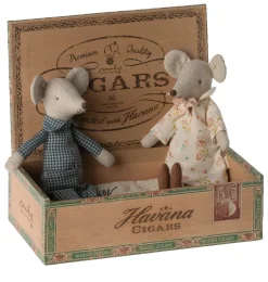 Maileg Opa und Oma Maus in einer Zigarrenschachtel- Puppenhaus Und Mäusehaus|Maileg Vater Und Mutter Maus / Opa Und Oma Maus